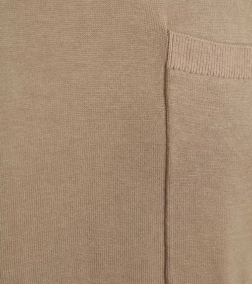 Suitable Knitted T-shirt Pocket Compact Camel Product / Detail