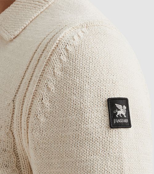 Vanguard Cardigan Button Ecru Model / Detail