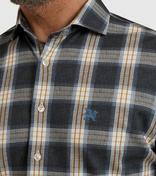 Vanguard Shirt Checks Dark Blue Model / Detail