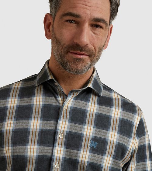 Vanguard Shirt Checks Dark Blue Model / Detail
