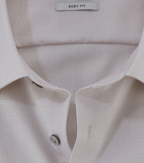 Olymp Level 5 Shirt Structure Ecru Model / Detail