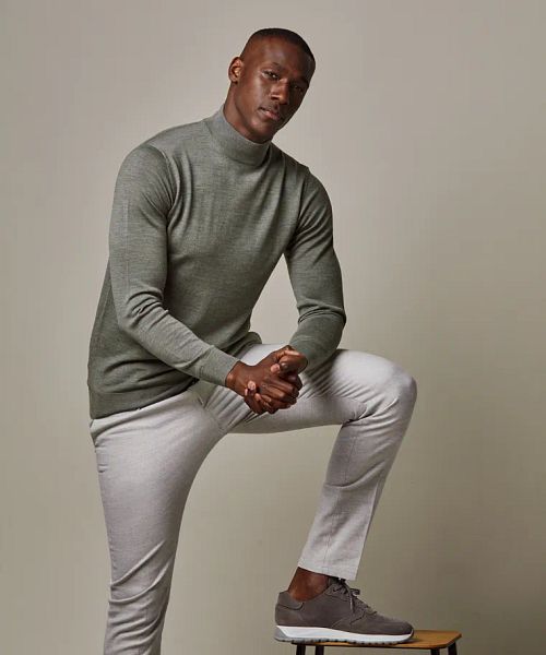 Profuomo Turtleneck Pullover Merino Green Model / Voorkant