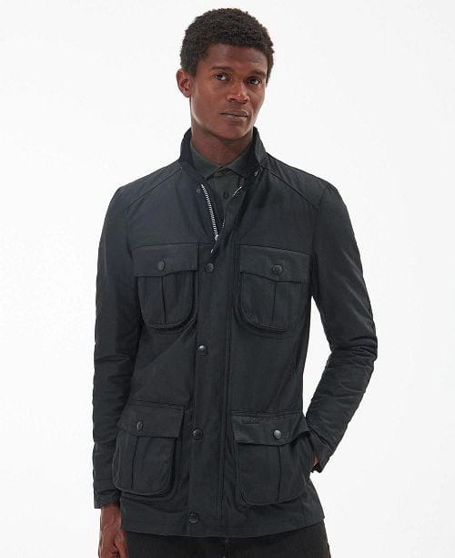 Barbour Wax Jacket Corbridge Black Model / Voorkant