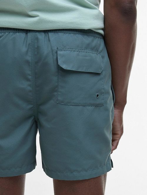 Barbour Badeshort Logo Vintage Teal Model / Detail