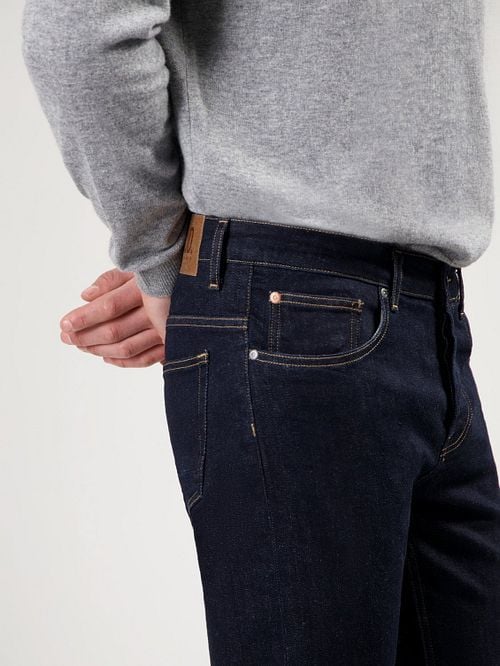 MUD Jeans Hank Donkerblauw Model / Detail
