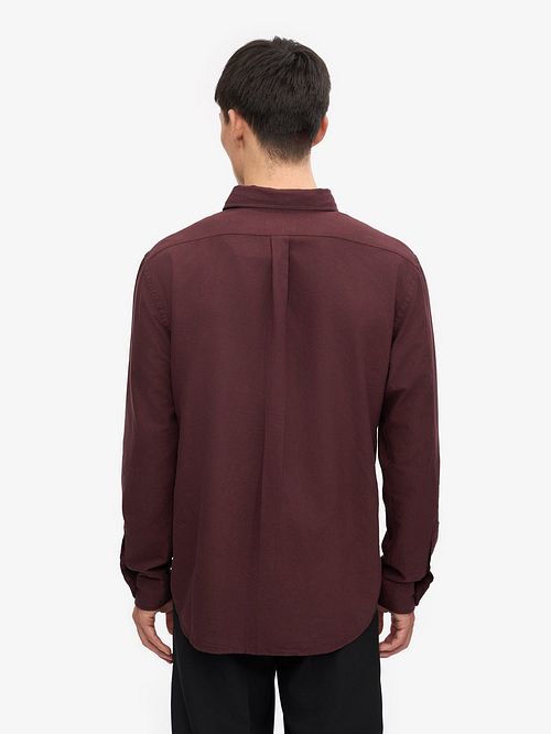 Colorful Standard Hemd Bordeaux Model / Achterkant