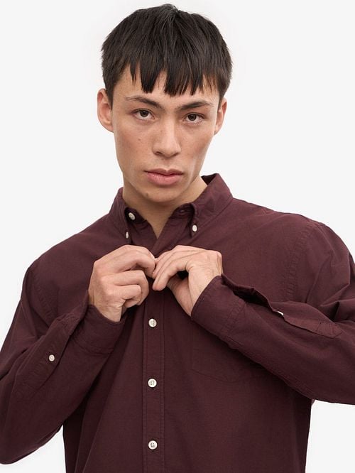 Colorful Standard Shirt Bordeaux Model / Detail