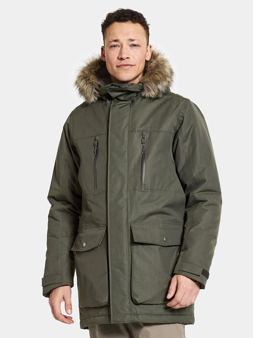 Didriksons Parka Marco Dark Green Model / Voorkant