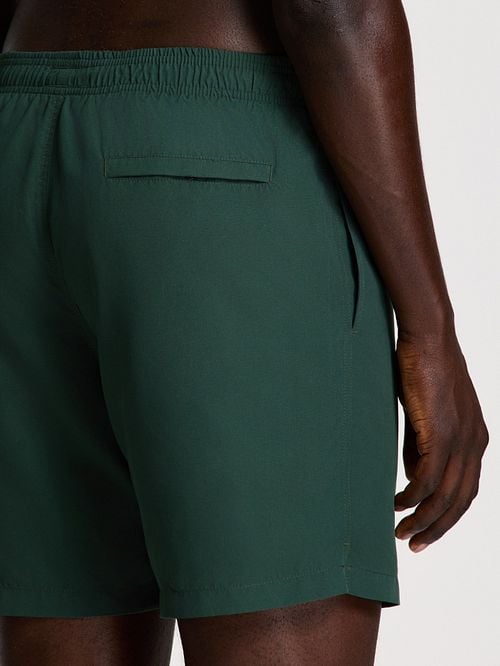 Shiwi Swimshorts Mike Dark Green Model / Detail