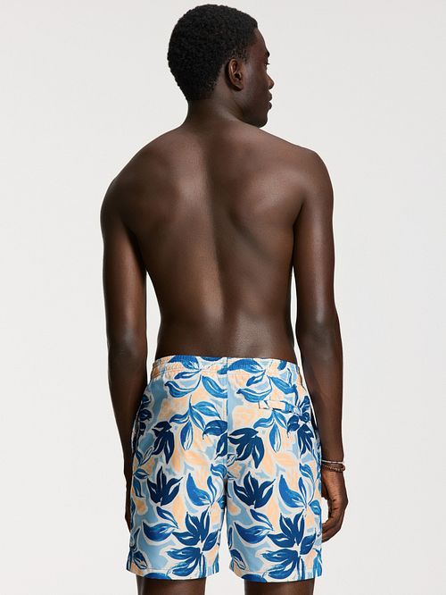 Shiwi Swimshorts Mike Floral Leafs Blue Model / Achterkant