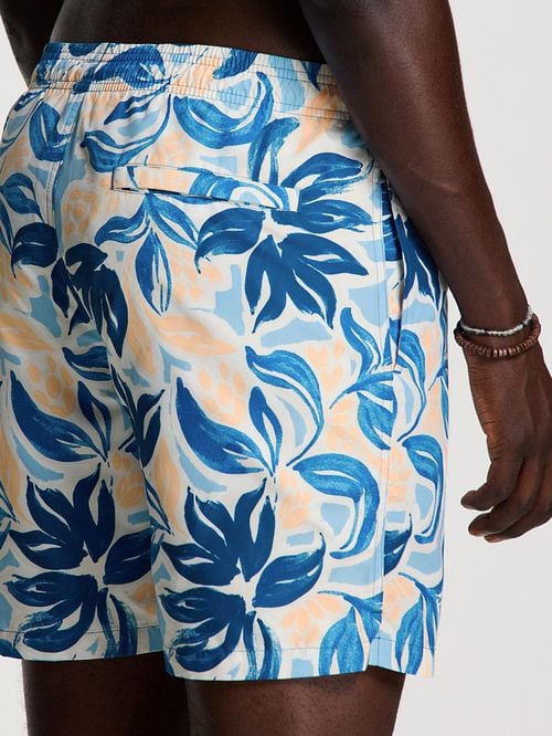 Shiwi Swimshorts Mike Floral Leafs Blue Model / Detail