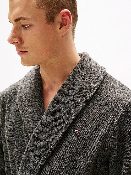 Tommy Hilfiger Bathrobe Dark Gray Model / Detail