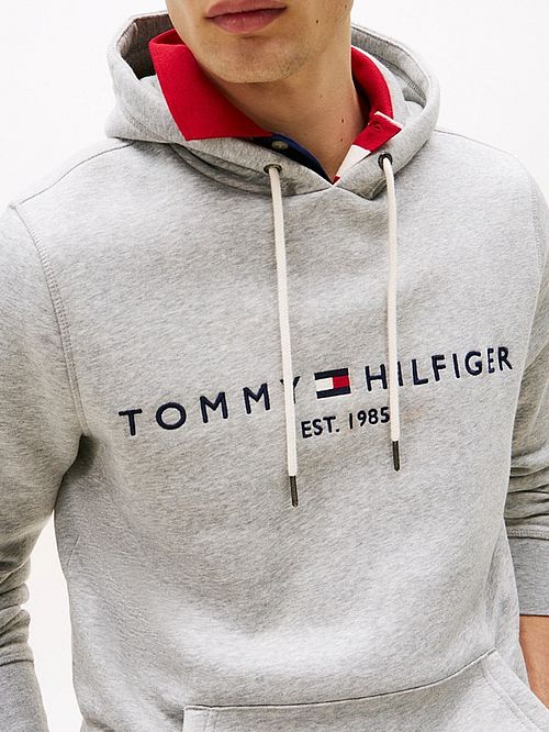Tommy Hilfiger Hoodie Core Grijs Model / Detail