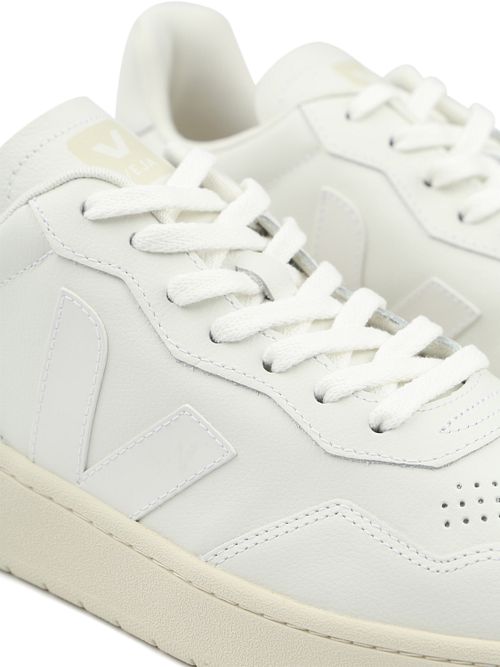 VD2003380-Extra White