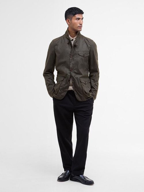 Barbour Beacon Wax Jacket Olive Green Model / Voorkant