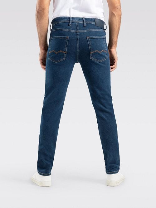 MAC Jeans Macflexx Deep Blue Stonewash Model / Achterkant