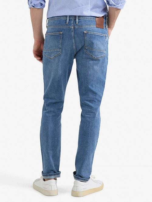 McGregor Jeans Medium Blue Denim Model / Achterkant