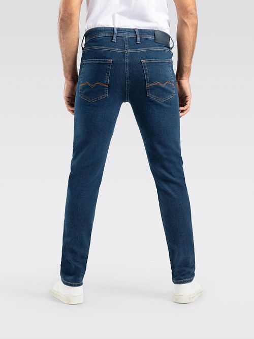 MAC Jean Macflexx Deep Blue Stonewash Model / Achterkant
