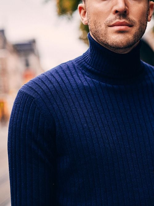 Suitable Turtleneck Pullover Structure Melange Navy Model / Sfeerbeeld