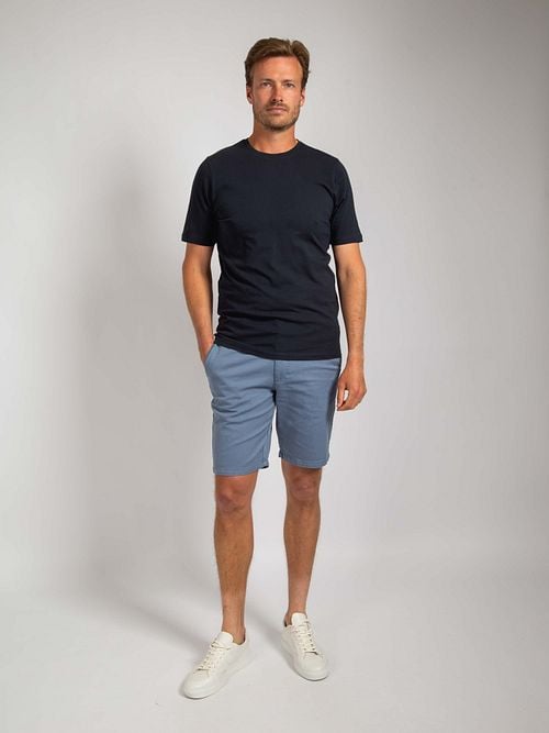 Suitable Respect T-shirt Jim Steel Dark Blue Model / Voorkant