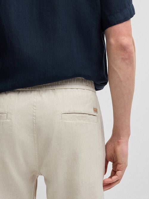 BOSS Chino Sanderson Linnen Blend Ecru Model / Detail