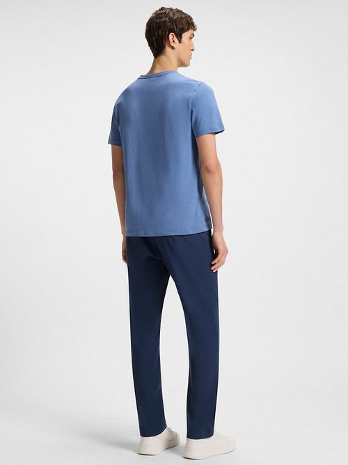 BOSS Chino Sanderson Linen Blend Bleu Foncé Model / Achterkant