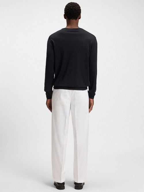 BOSS Pullover Melba Wool Dark Blue Model / Achterkant