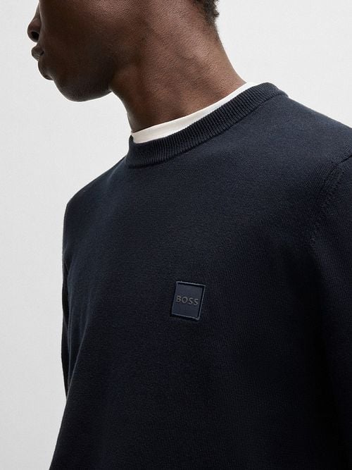 BOSS Pullover Kanovano Navy Model / Detail