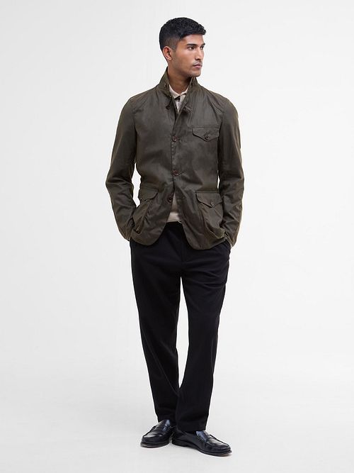 Barbour Beacon Wax Jacket Olive Green Model / Voorkant