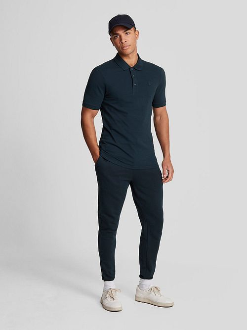 Lyle and Scott Tonal Eagle Polo Shirt Navy Model / Voorkant