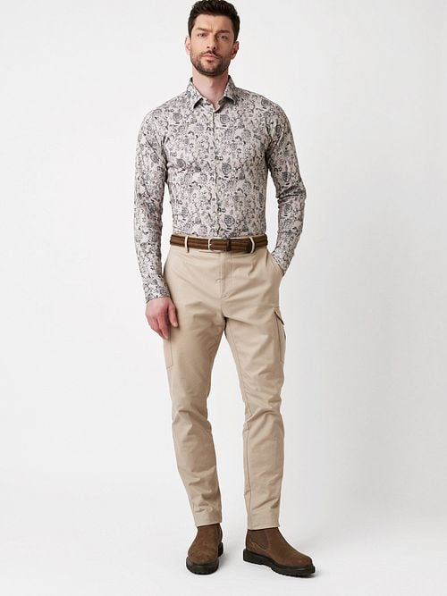 Desoto Shirt Corduroy Optics Beige Model / Voorkant