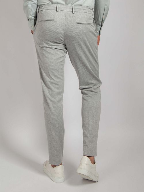 Suitable Dace Jersey Pantalon Mist Grau Model / Achterkant