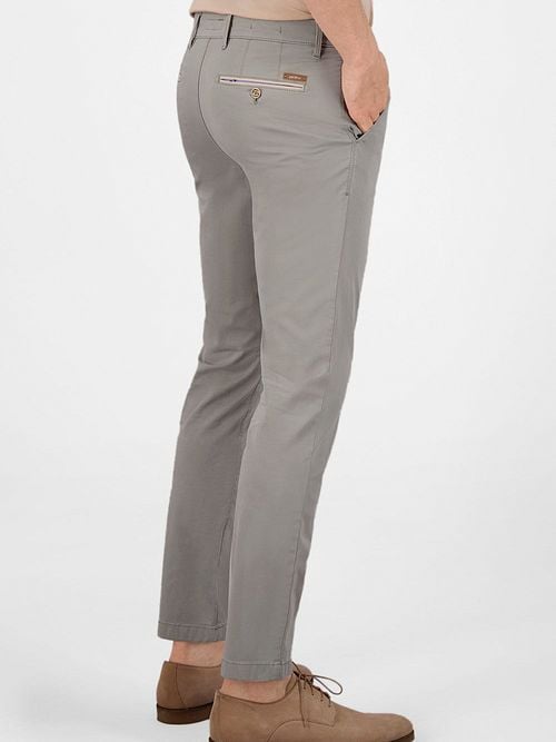 Gardeur Chino Benny 3 Light Green Model / Zijkant