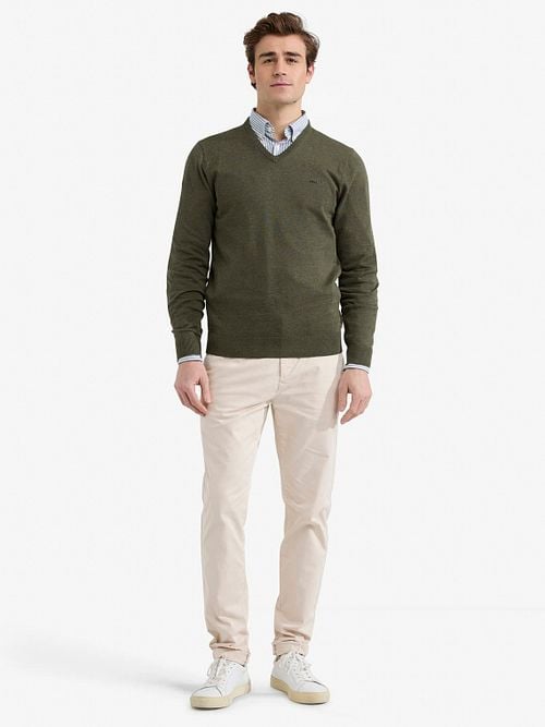McGregor Pullover V-Ausschnitt Olivgrün Model / Voorkant