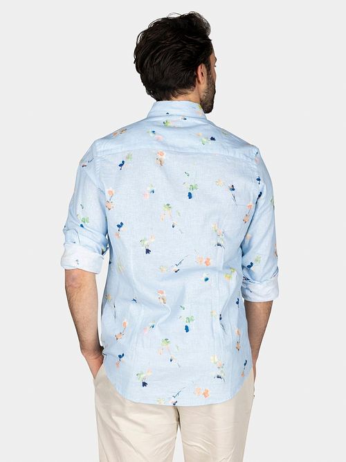 NZA Shirt Kane Linen Blend Light Blue Model / Achterkant
