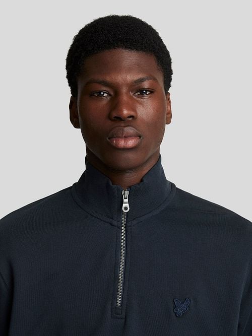 Lyle & Scott Half Zip Pullover Tonal Navy Model / Detail