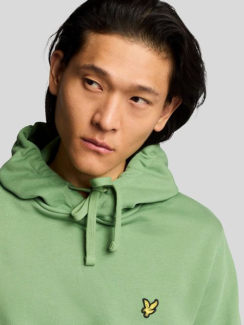 Lyle and Scott Hoodie Green Model / Detail