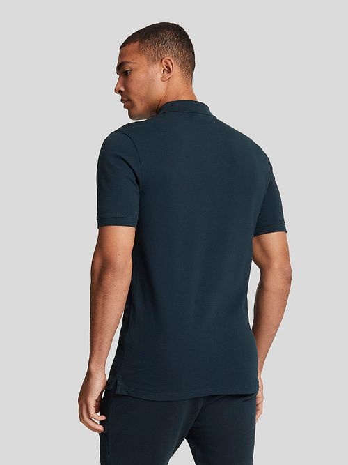 Lyle and Scott Tonal Eagle Polo Shirt Navy Model / Achterkant