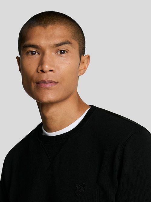 Lyle & Scott Sweater Black Model / Detail