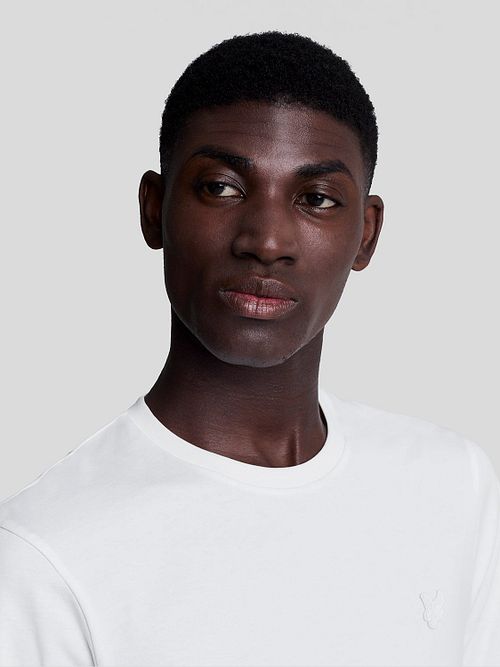 Lyle and Scott T-shirt Plain White Model / Detail