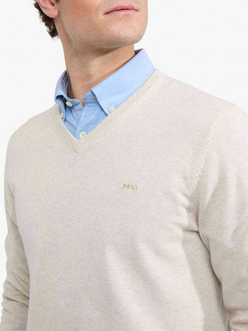 McGregor Pullover V-Neck Ecru Model / Detail