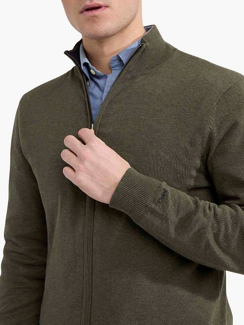 McGregor Strickjacke Olivgrün Model / Detail