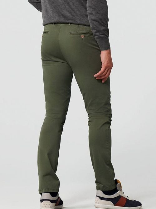 Meyer Chino Bonn Dunkelgrün Model / Achterkant