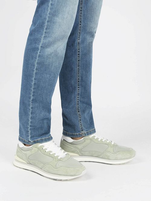 12502606-Khaki