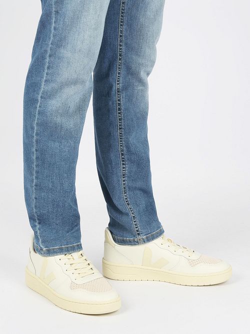Model / Zijkant