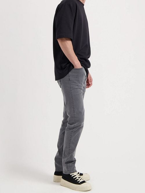 MUD Jean Denim Rick Gris Model / Zijkant