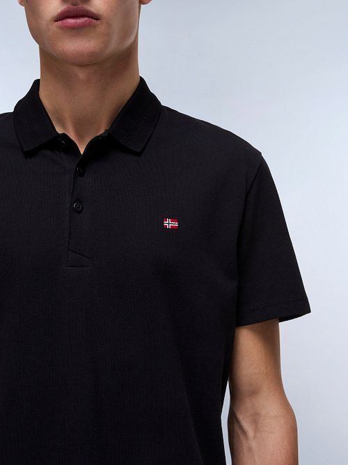 Napapijri Ealis Poloshirt Schwarz Model / Detail