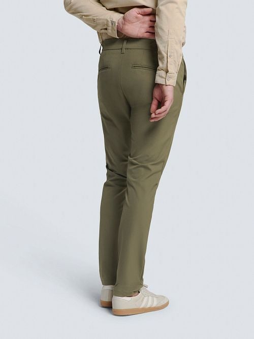 No Excess Chino 4-Way Stretch Sedoc Groen Model / Achterkant