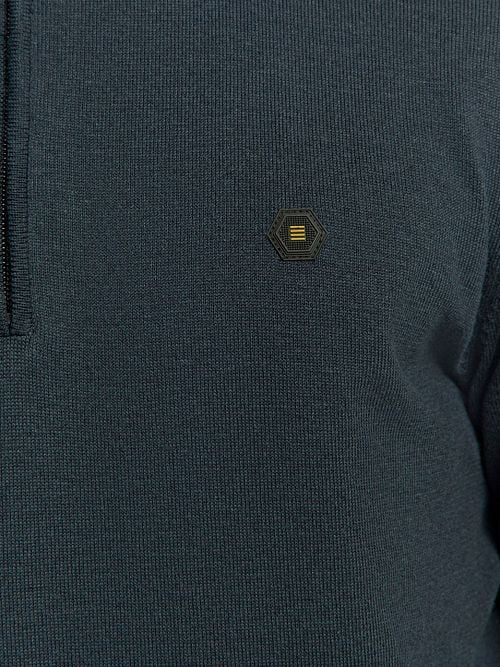 No Excess Half Zip Pullover Navy Model / Detail