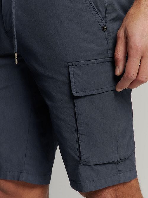No Excess Short Stretch Cargo navy Model / Detail